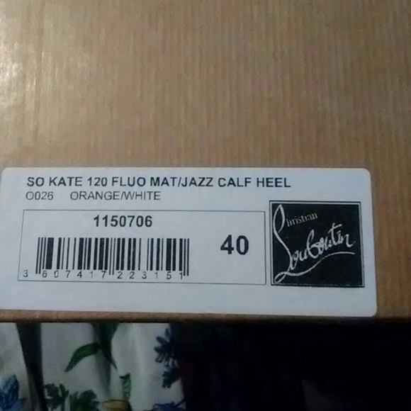 Christian Louboutin - Picture 8 of 8